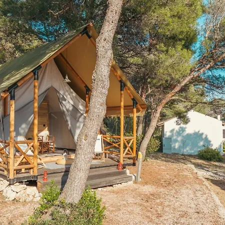 Hotel Obonjan Island 4*