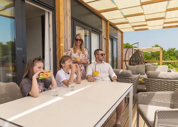 Obonjan Island Шибеник