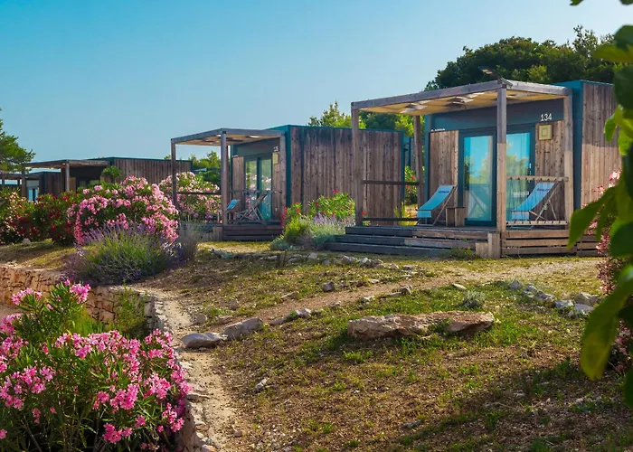 Obonjan Island שיבניק